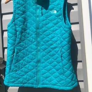 Northface lg thermoball vest